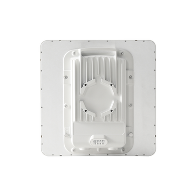 PTP-550  Hasta 1.36 GBps / 4910 - 6200 MHz / 802.11 AC Wave 2  MU-MIMO 4: 4x4 / BackHaul con Antena Integrada (Alta ganancia 23 dBi)   (C050055H016A)